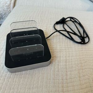 Atomi‎ Charging Station